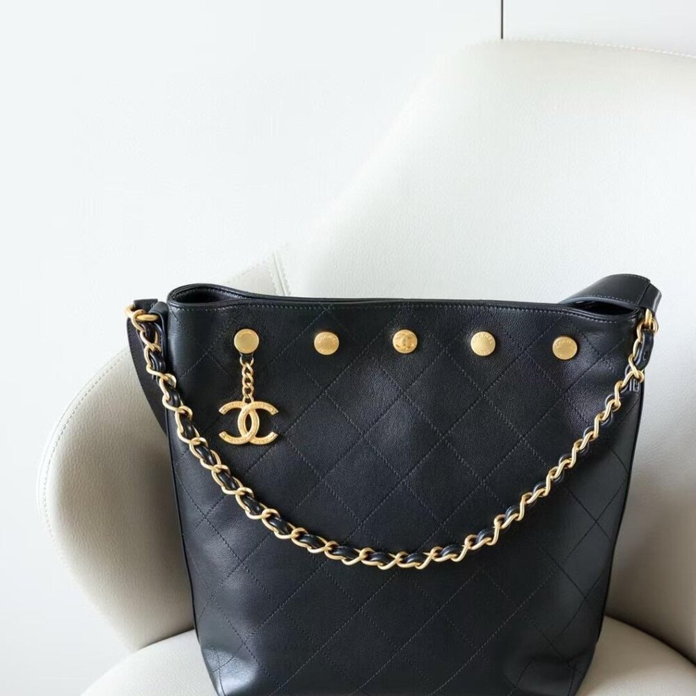 Classic CHANEL Bag: A Stylish and Versatile Choice for Elegance